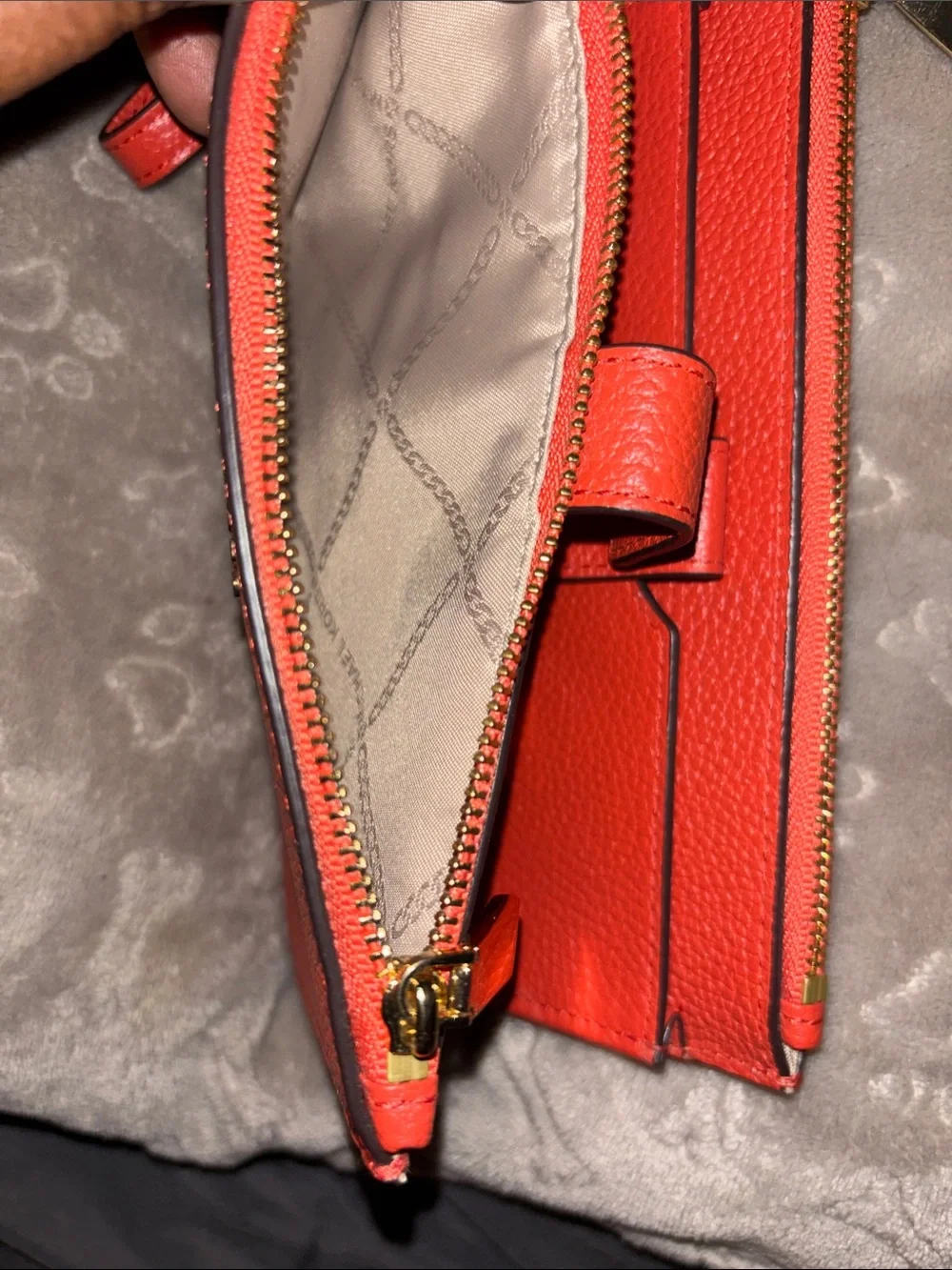 Michael Kors compact pebbled